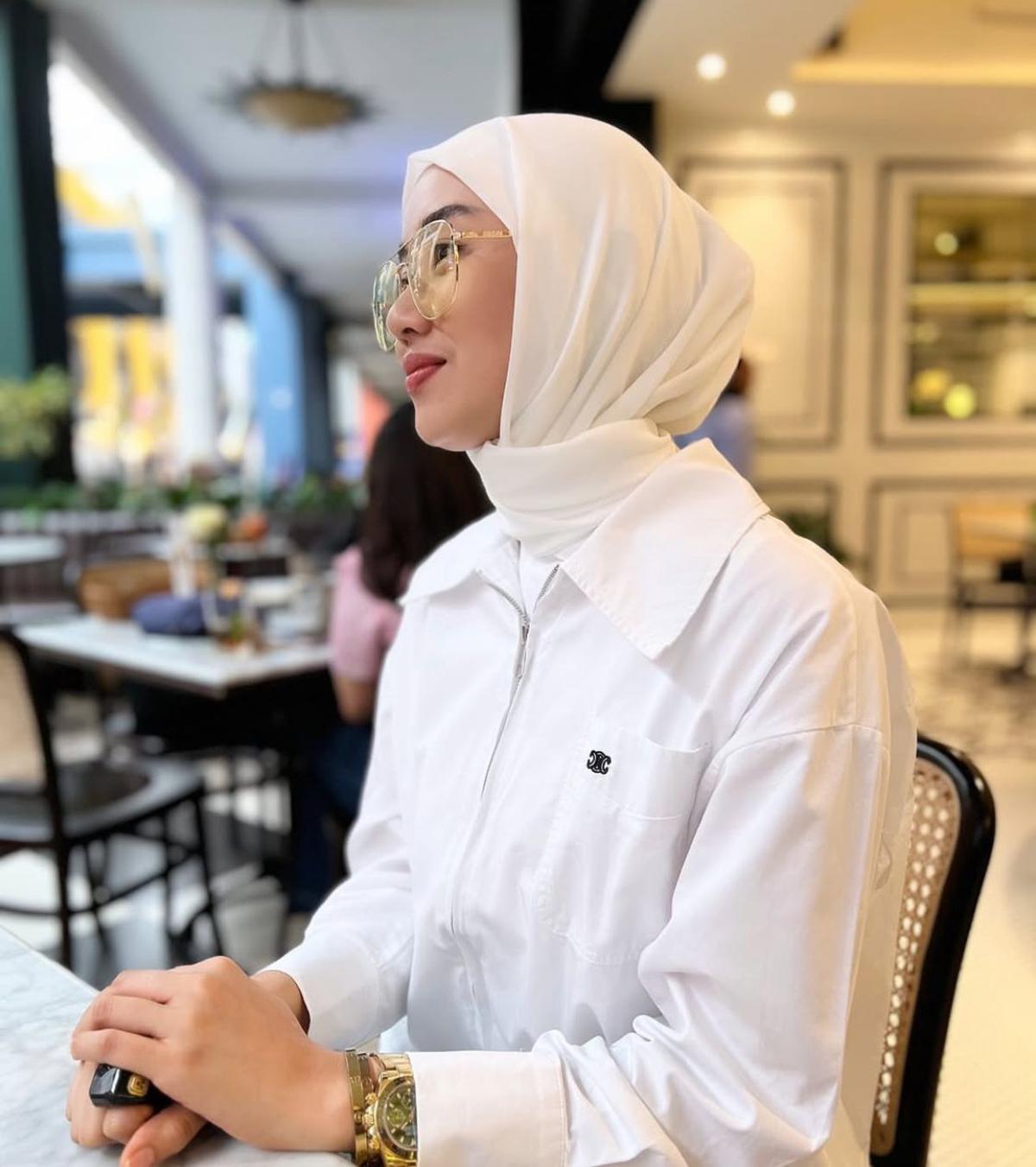 Selfi Nafilah Hijrah Usai Bertemu Sosok Hitam, Apa yang Sebenarnya Terjadi?