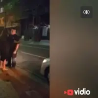 Meski dia dimaki oleh seorang wanita yang fobia pada Islam, satpam muslim ini tetap tenang dan mengendalikan diri. Luar biasa.