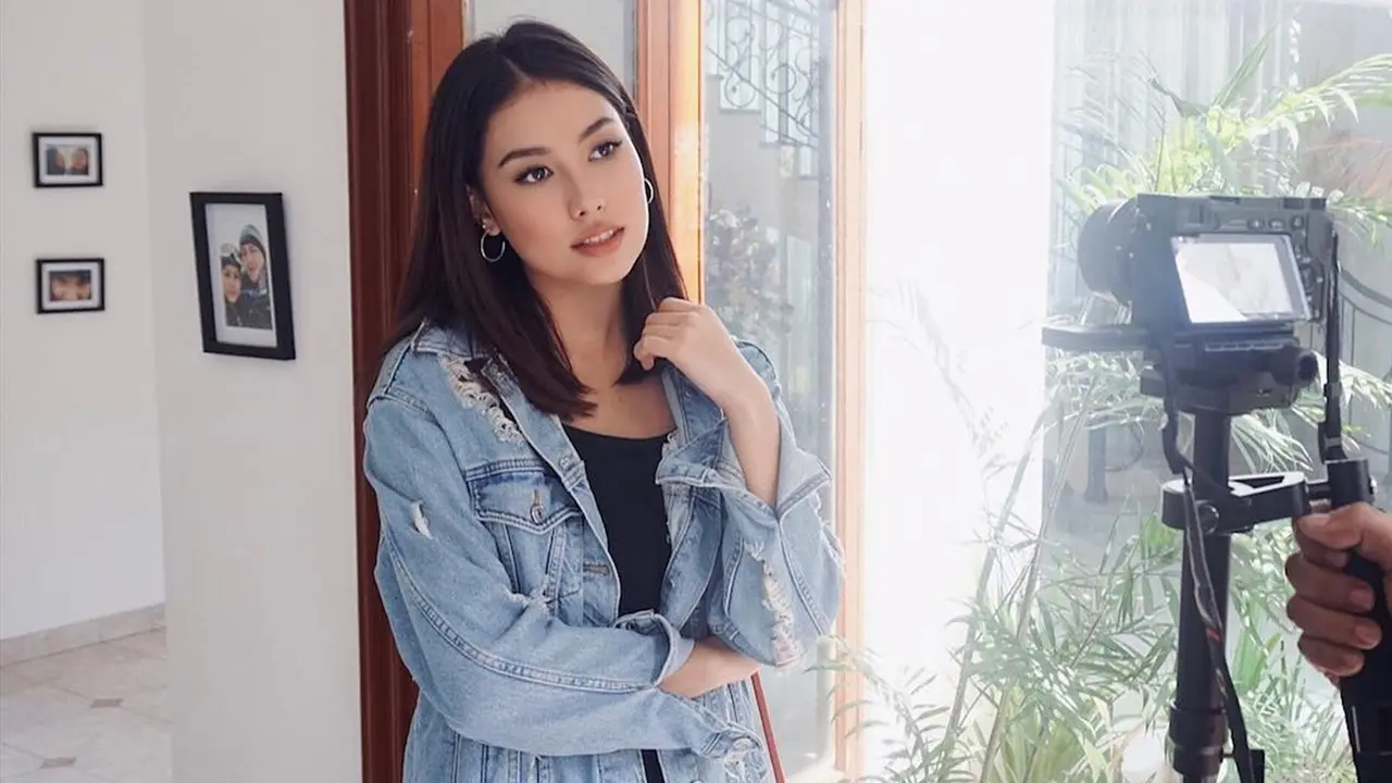 Gaya Casual Frederika Alexis Cull