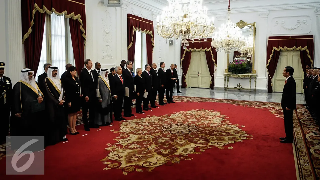 20161004-Jokowi-Terima-Surat-Kepercayaan-Dubes-18-Negara-Jakarta-FF