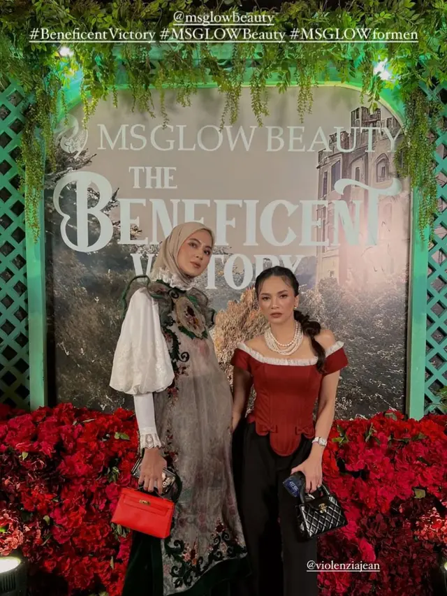 Paula Verhoeven sukses menciptakan kesan effortless beauty yang anggun dan berkelas di 8th Anniversary MS Glow (Instagram/@paula_verhoeven)