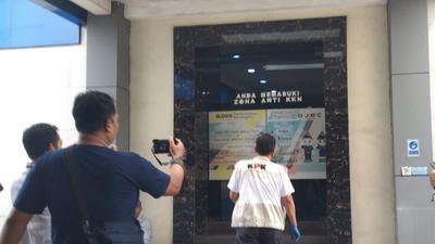 KPK Geledah Kantor Bea Cukai Kudus