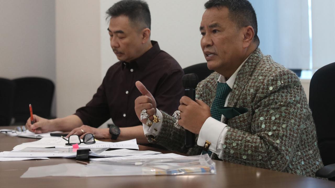 FOTO: Hotman Paris Merespons Gugatan terhadap MNC Asia Holding