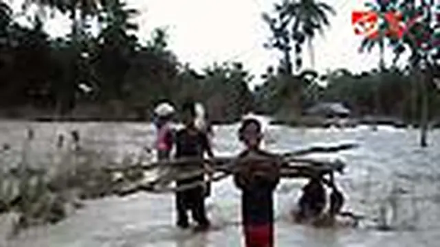Banjir Badang Bobol Tanggul Sepanjang 10 Km