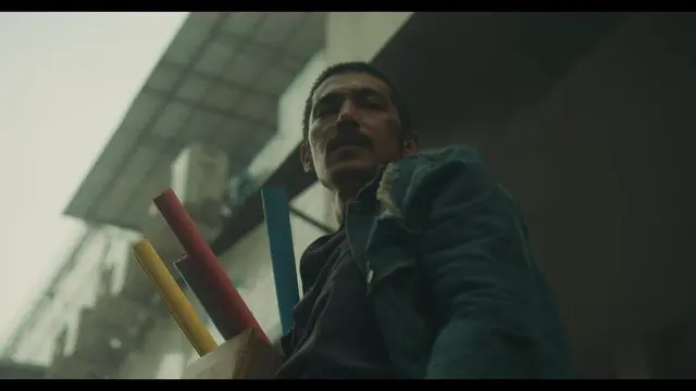 7 Gaya Abimana Aryasatya Saat Perankan Alex Dalam Serigala Terakhir Series