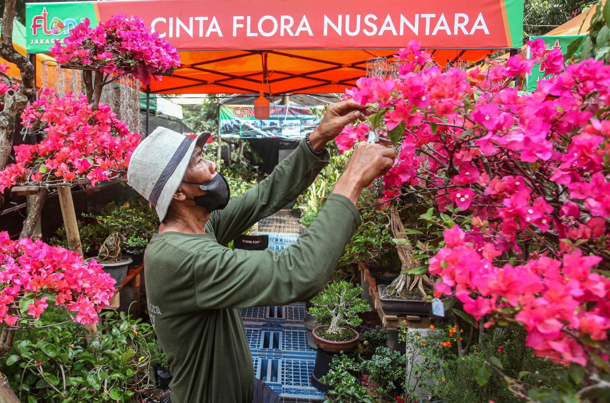 FOTO: Warna-Warni Flona 2025 di Lapangan Banteng Jakarta