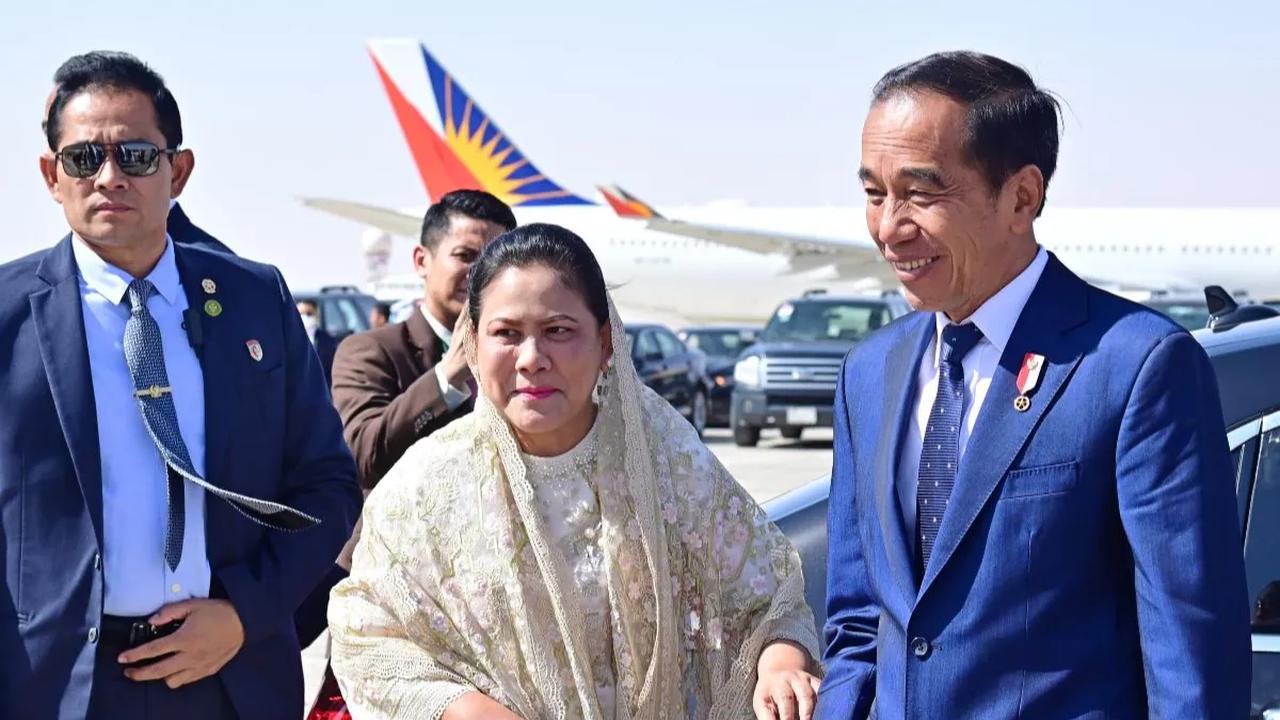 Tanggapan lain yang dijawab Gibran, yakni soal penilaian sejumlah pihak terkait dinasti politik. Sebagaimana kritik dari Badan Eksekutif Mahasiswa Seluruh Indonesia (BEM SI) yang menolak putra sulung Presiden Jokowi maju sebagai cawapres.