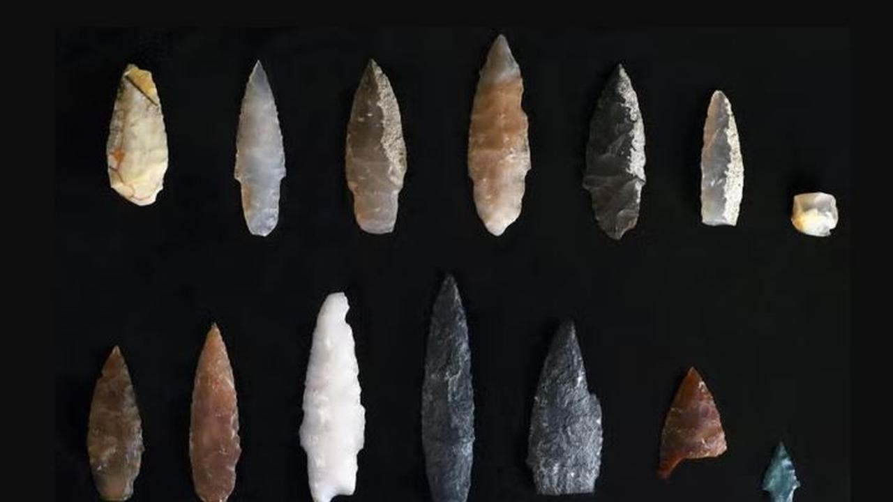 Ingrey mengatakan, kapak-kapak genggam ini sangat besar sehingga sulit menggambarkan bagaimana manusia purna memegang dan menggunakannya.