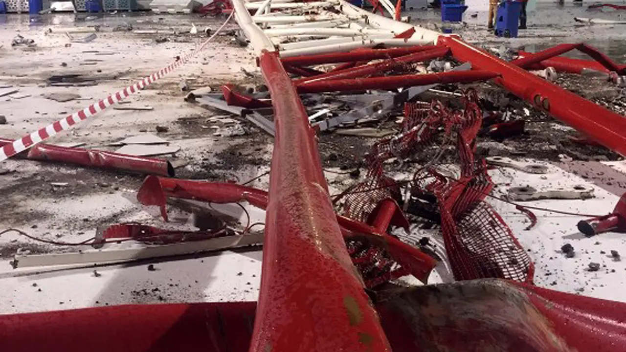 20150911-Sebuah Crane di Mekkah Jatuh dan Menimpa Jamaah, Termasuk WNI