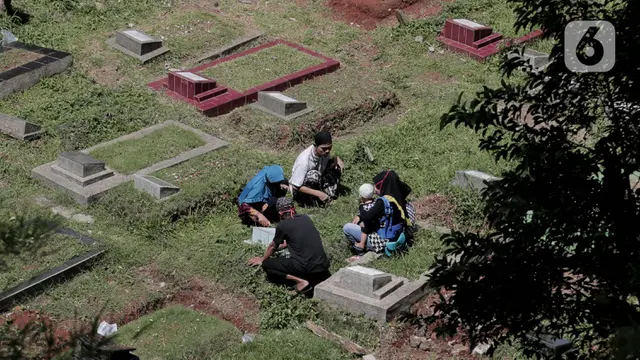 Tradisi Ziarah Kubur Sepi di Hari Kedua Lebaran