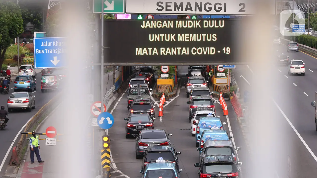 Arus Lalu Lintas di Tol Semanggi