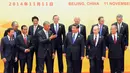 Presiden RI Joko Widodo (kedua kiri depan) berfoto bersama saat acara APEC Economic Leader's Meeting 2014 di Beijing, Tiongkok (11/11/2014)(Antara Foto/Setpres)