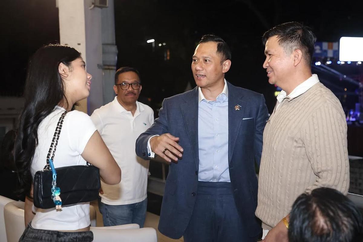 Menteri AHY Ajak Sang Putri Nonton Konser Sheila On 7
