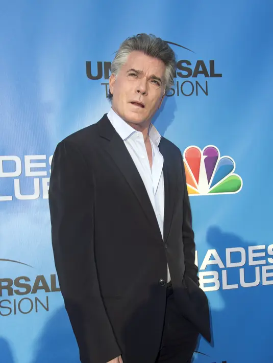 Keduanya sempat menikmati kebersamaan di sebuah restoran untuk makan malam. Tak ada rasa canggung namun mereka nampak nyaman satu sama lain. (AFP/Bintang.com)