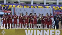 Timna futsal putra Indonesia merengkuh medali emas pada SEA Games 2025 di Thailand, Jumat (19/12/2025). Indonesia menyabet emas setelah melibas Thailand 6-1 di laga terakhir. (Bola.com/M. Adi Yaksa)