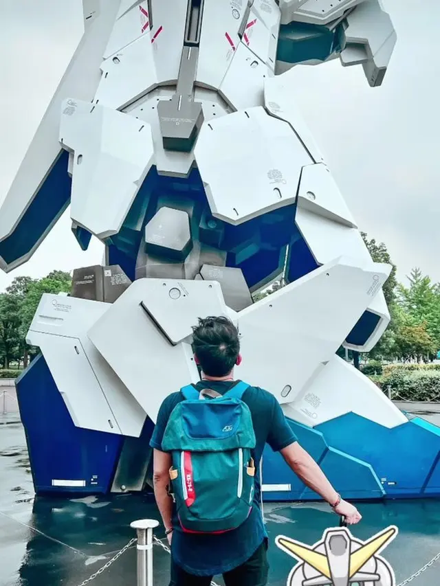 6 Potret Ariel NOAH Liburan di Jepang, Bahagia Kunjungi Patung Gundam