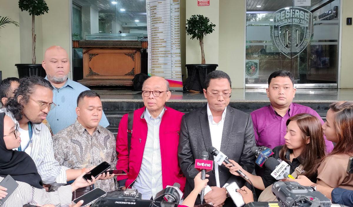Faizal bersikukuh ada dugaan politisasi di balik laporan kasus dugaan pelecehan seksual terhadap kliennya.