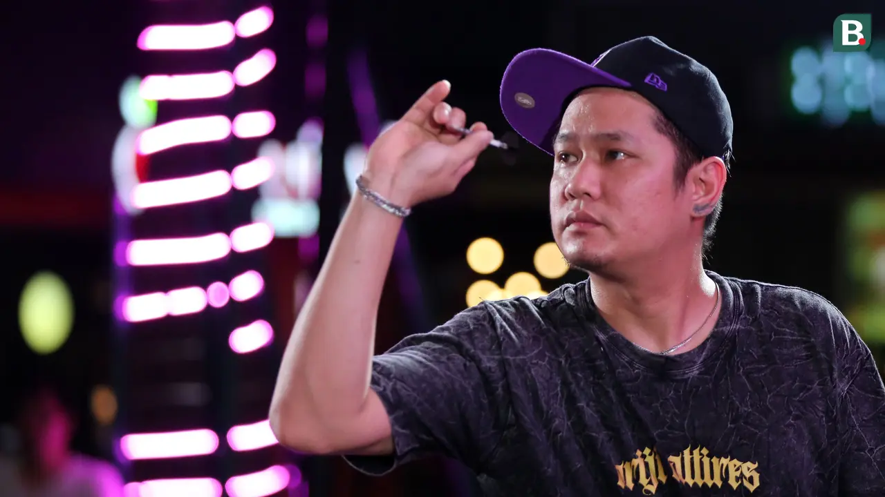 Foto: Lemparan Jitu Tirta Suparjo Pertahankan Gelar Juara Darts 2024