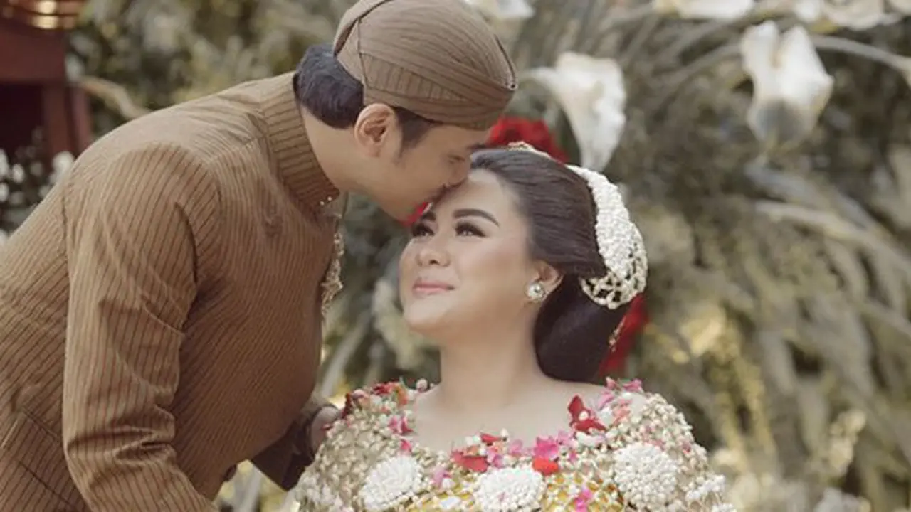 Vickhy Shu tujuh bulanan./Copyright instagram.com/aldiphoto