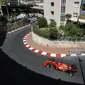 Pembalap Ferrari Charles Leclerc mengemudikan mobilnya pada latihan bebas kedua untuk balapan F1 GP di Sirkuit Monaco, Monaco, Kamis (20/5/2021). F1 GP Monaco akan berlangsung pada 23 Mei 2021. (AP Photo/Luca Bruno)