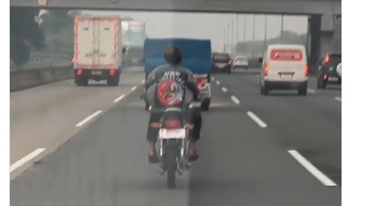 RX King melaju di Tol Jagowari