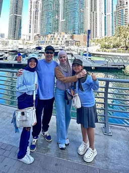 Aldilla Jelita mantap pindah ke Australia demi pendidikan anak. [@dhila_dafbel]