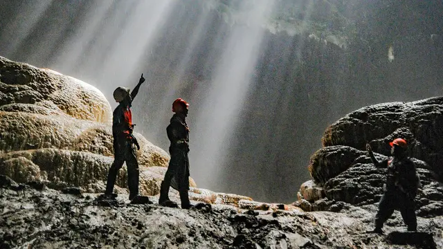 Menjelajahi Gua Jomblang, Wisata Alam Eksotis di Gunungkidul