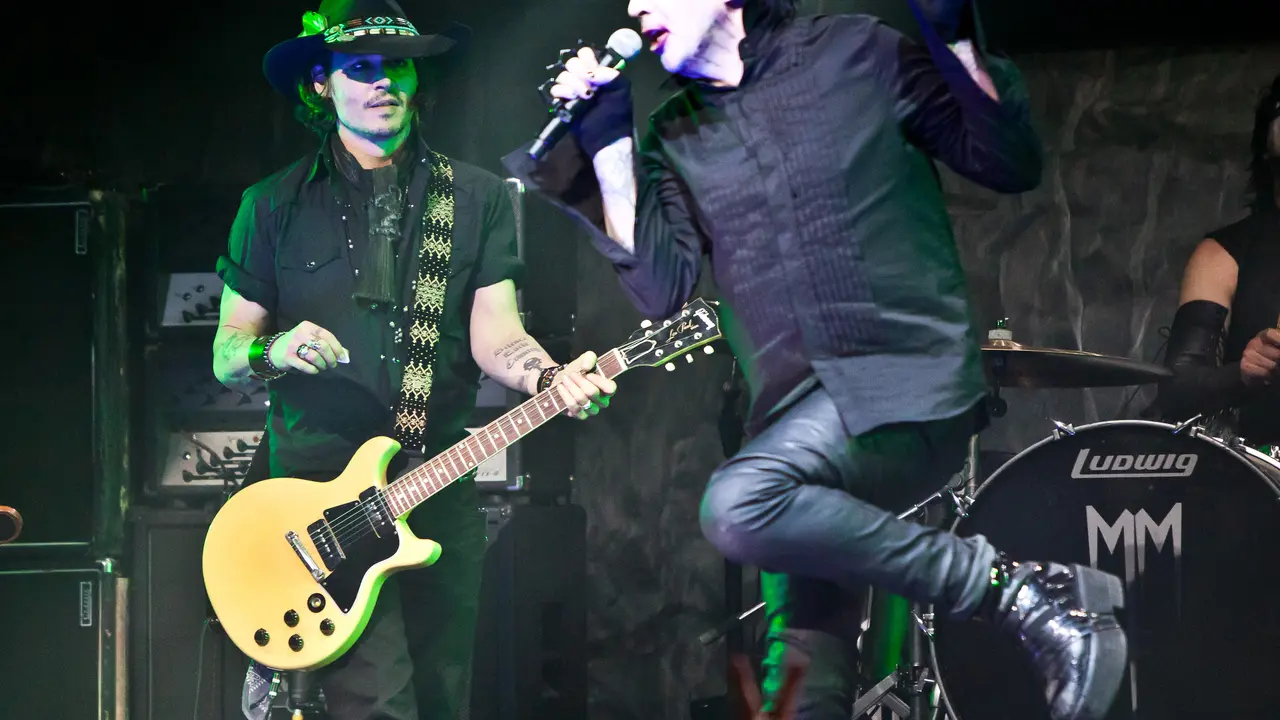 Kompaknya Johnny Depp Satu Panggung dengan Marilyn Manson