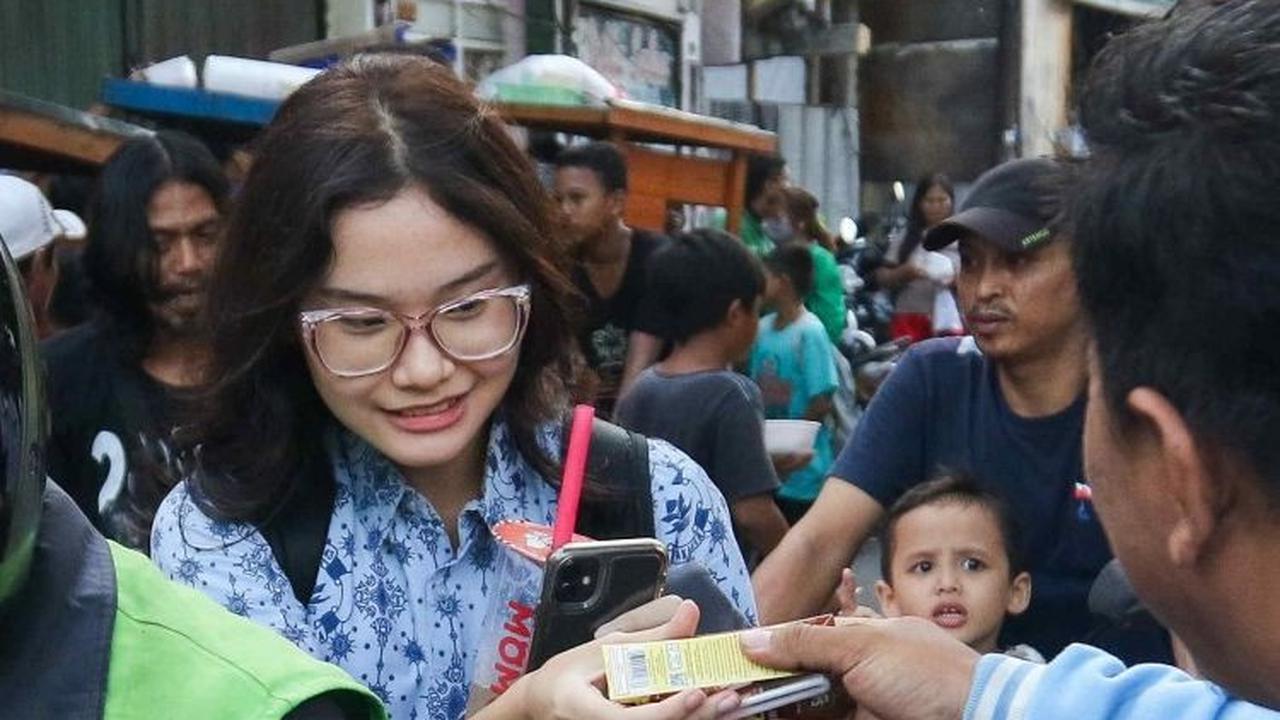 Relawan berharap dengan kegiatan ini dapat memberikan kebahagiaan dan semangat kepada masyarakat setelah perhelatan Pemilu 2024. Foto: Liputan6.com / Herman Zakharia
