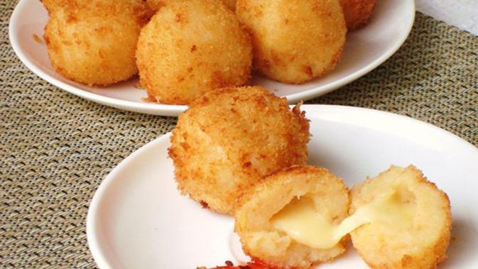 Resep Cara Membuat Bola Kentang Isi Keju Gurih Bikin Nagih 