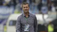 Pelatih Persib Bandung, Miljan Radovic, saat melawan Persiwa Wamena pada laga Piala Indonesia di Stadion Si Jalak Harupat, Bandung, Senin (11/2). Persib menang 7-0 atas Persiwa. (Bola.com/M Iqbal Ichsan)