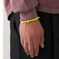 Gelang mirip pengikat kabel keluaran label Ambush. (dok. ambushdesign.com)