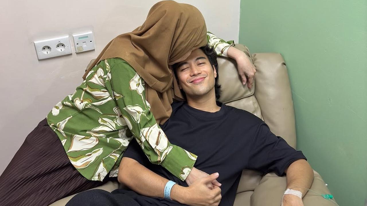Unggah Foto Lagi Diinfus, Vidi Aldiano Pulang Umrah Langsung Spa Day