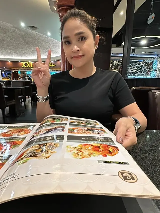 Wendy Cagur Undang DJ di Ultah Istri