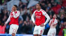Kekecewaan mendalam melanda skuad Arsenal setelah gagal menjuarai Carabao Cup 2026 akibat kalah 0-2 dari Manchester City di final. (AP Photo/Richard Pelham)