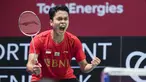 Selebrasi atlet bulutangkis tunggal putra Indonesia, Anthony Ginting usai mengalahkan wakil China dalam final Piala Thomas 2020 yang berlangsung di Denmark, Minggu (17/10/2021). (AFP/Ritzau Scanpix/Claus Fisker)