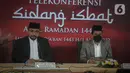 Menteri Agama Yaqut Cholil Qoumas (kiri) memberikan keterangan seusai sidang Isbat penentuan awal bulan Ramadhan di Kantor Kemenag Jakarta, Jumat (1/4/2022). Pemerintah menetapkan awal bulan Ramadhan 1443 H jatuh pada hari Minggu (3/4/2022). (Liputan6.com/Faizal Fanani)
