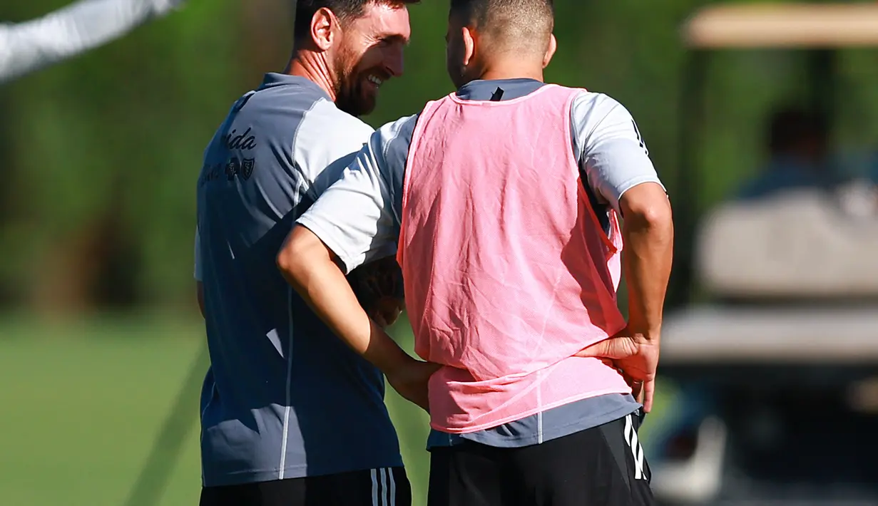 Jordi Alba bergabung dengan Lionel Messi dan rekan setimnya di Inter Miami dalam sesi latihan pertamanya sejak bergabung dengan klub MLS tersebut dari Barcelona. (CHANDAN KHANNA / AFP)