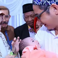 Vokalis Ungu yang juga sebagai Wakil Walikota Palu, Sulawesi Tengah, Pasha baru saja menggelar akikah buat putrinya yang genap berusia satu bulan. (Instagram/adeliapasha)