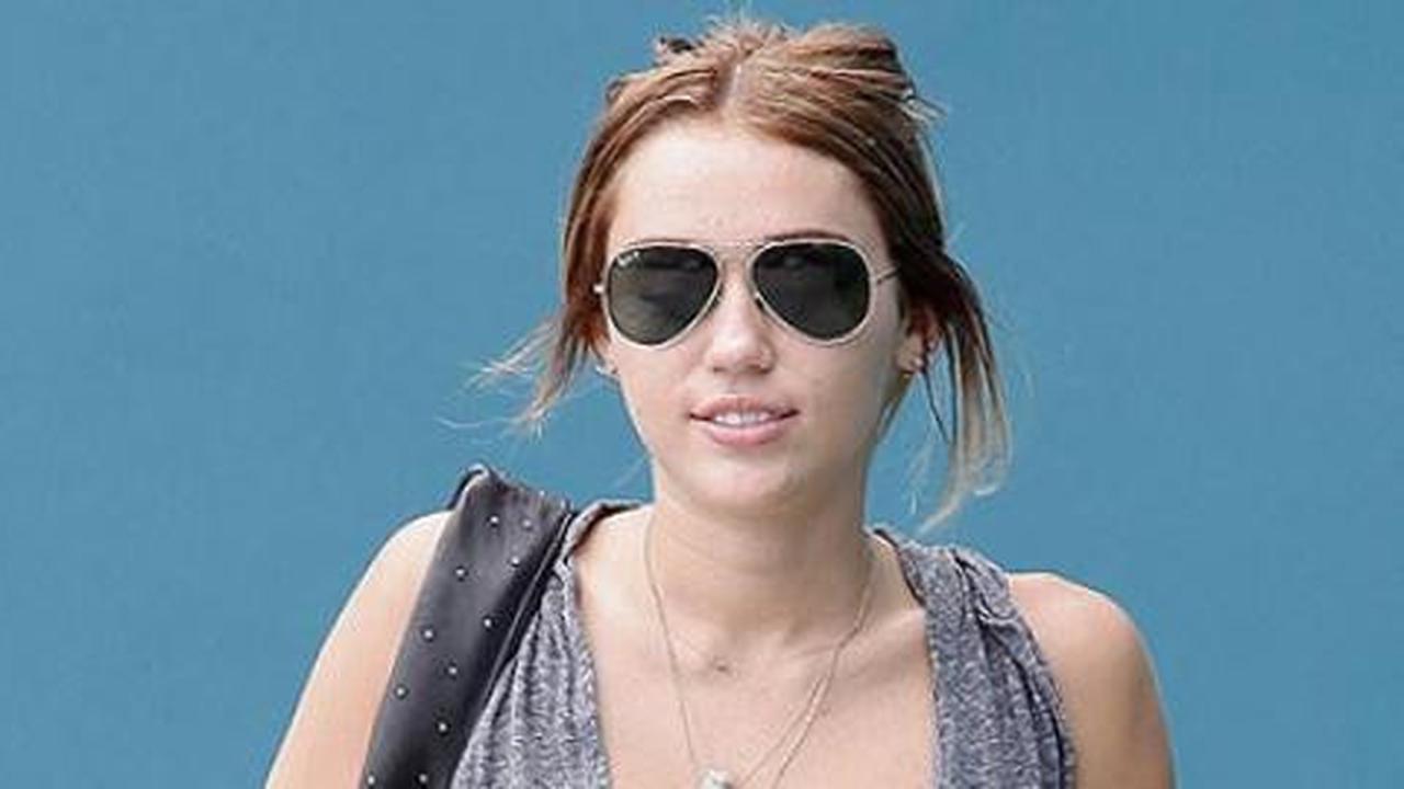 Sangkal anoreksia, Miley Cyrus tampak makin kurus