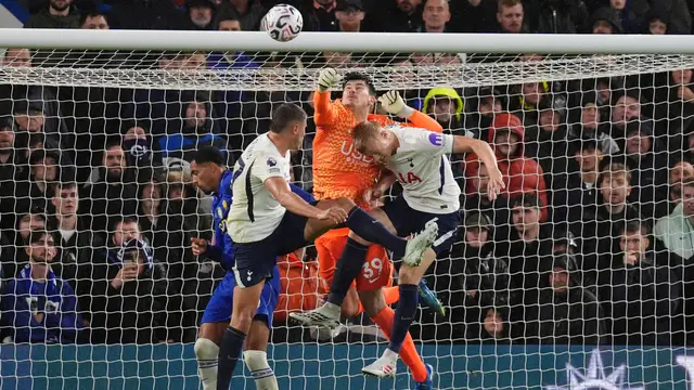 Penjaga gawang Chelsea Mike Penders dalam laga Premier League antara Chelsea vs Tottenham