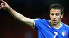 Italian forward Alessandro Del Piero gestures during the Euro 2008 Championships Group C football match the Netherlands vs. Italy on June 9, 2008 at the stade de Suisse in Bern. AFP PHOTO - DDP / RONNY HARTMANN