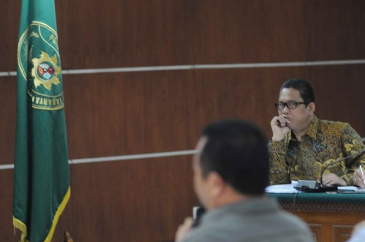 Pengacara Rudy Alfonso bersaksi di sidang Amir Hamzah