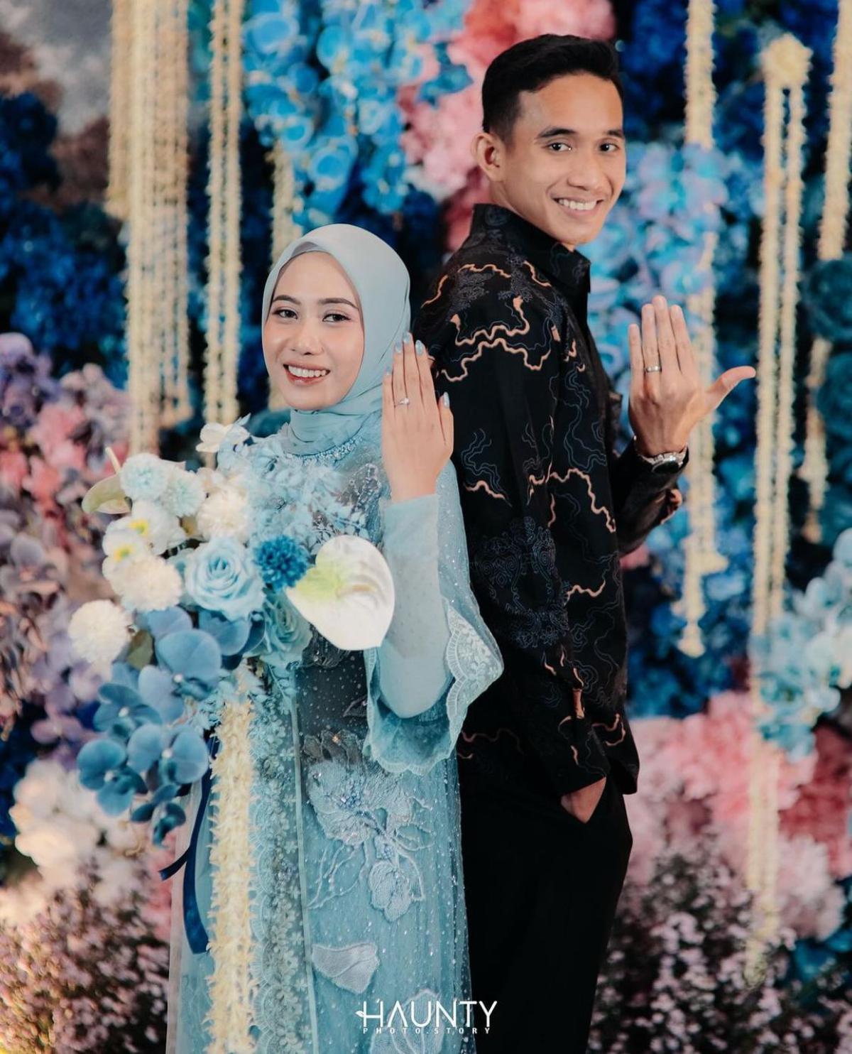 7 Potret Rizky Ridho Melamar Kekasihnya, Sendy Aulia, Tuai Dukungan dari Netizen dan Timnas