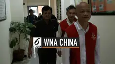 Dua WNA China nekat merampok sebuah toko emas di Bekasi. Akibat perbuatannya, mereka dituntut satu tahun penjara.