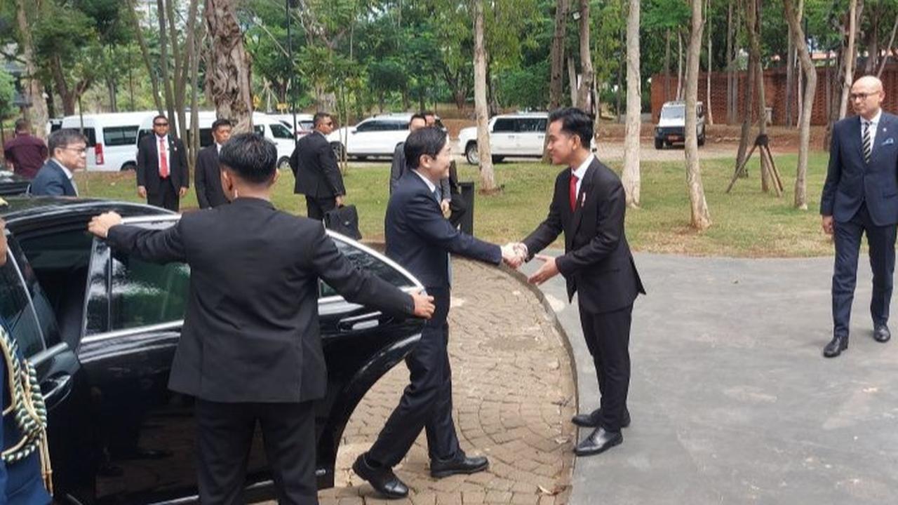 Gibran Bertemu PM Wong di Plataran Hutan Kota Senayan