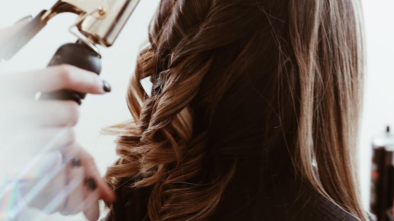 7 Tips Perawatan Rambut Kering dan Kusam, Lakukan Hal Ini