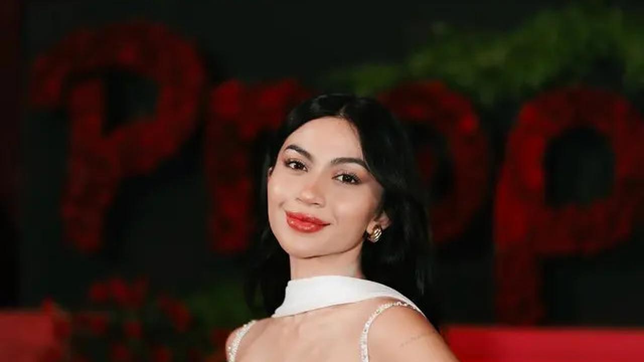 Tampilan Plumpy Glossy Lips Ariel Tatum di Business Proposal Indonesia yang Bikin Terlihat Cantik Natural