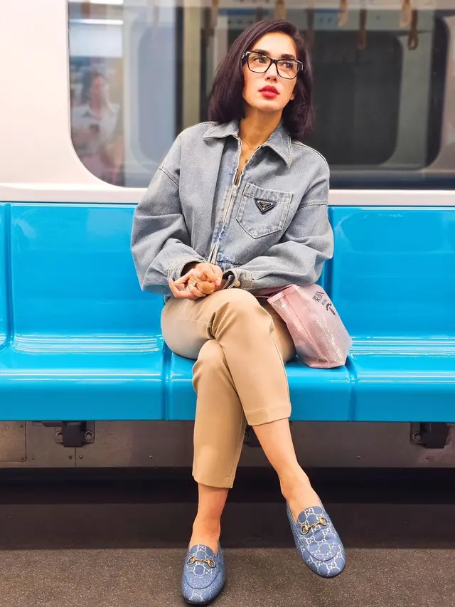 [Fimela] Ussy Sulistiawaty