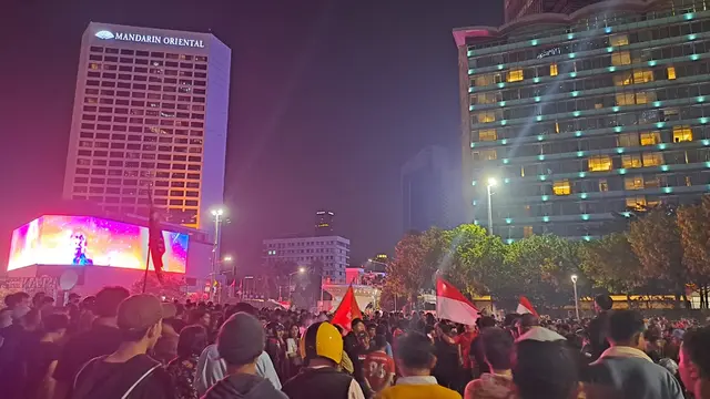 Suporter Timnas Indonesia di Bundaran HI